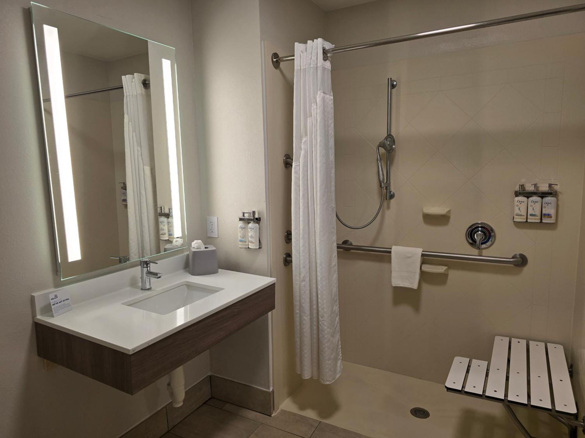 Holiday Inn Express & Suites - Smithfield/Selma By Ihg Exterior foto